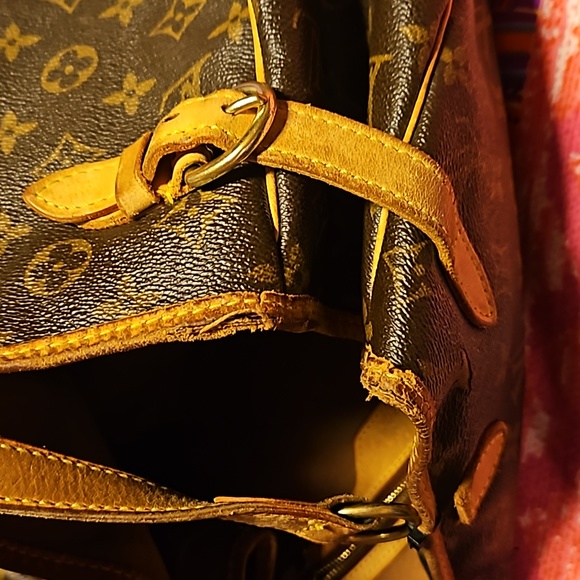 Make An Offer On This Louis Vuitton Monogram Canvas Batignolles! Authentic! - Picture 8 of 12